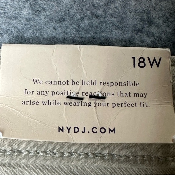 NWT NYDJ Plus Size Marilyn Straight Crop Jeans in Feather. Sz: 18W - Picture 7 of 10